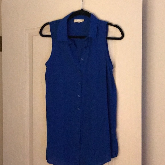 Sleeveless blouse - Picture 1 of 1